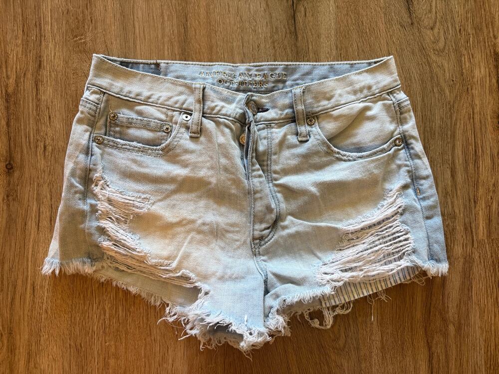American Eagle Vintage Hi-Rise Festival Distressed Shorts Size 6